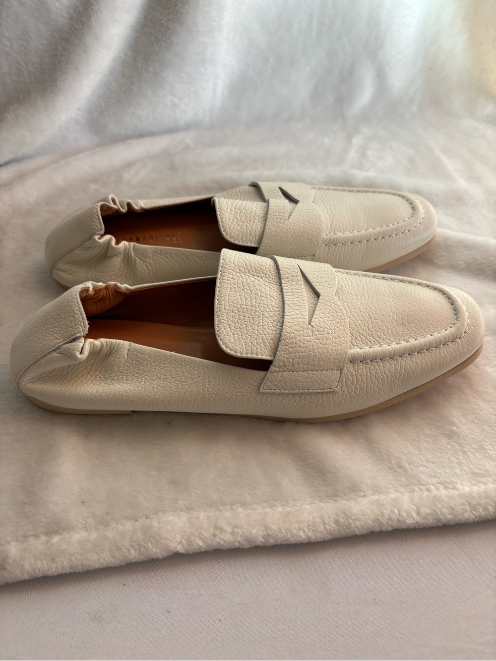LA CANADIENNE women's Kitson Leather Penny Loafer Size 9.5